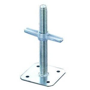 Creador Innovations scaffolding team at construction site