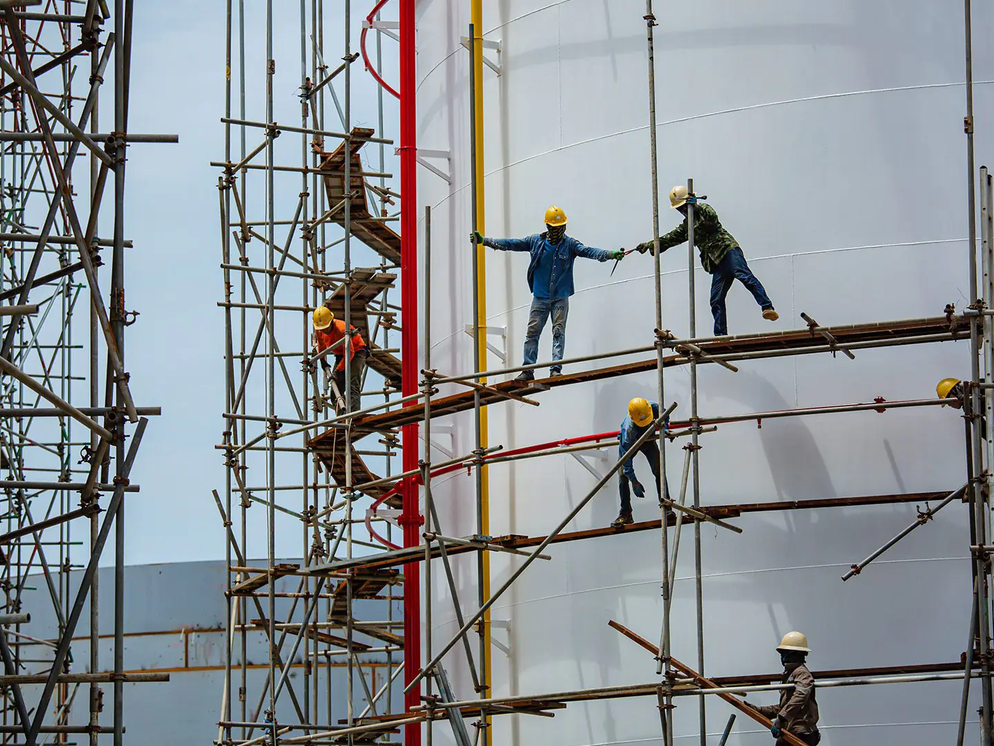 Creador Innovations scaffolding team at construction site