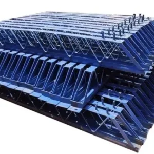 Creador Innovations scaffolding team at construction site