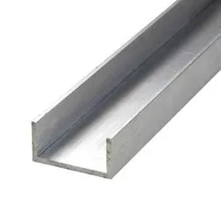 Creador Innovations scaffolding team at construction site