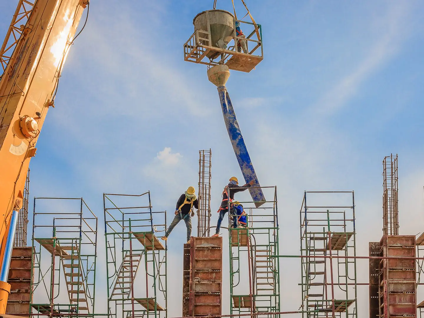 Creador Innovations scaffolding team at construction site