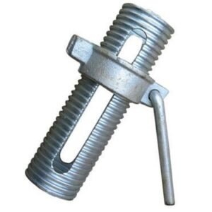 Creador Innovations scaffolding team at construction site