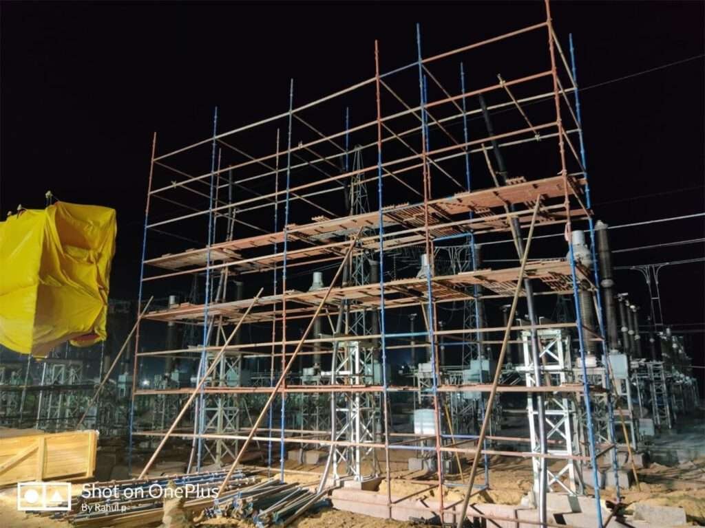 Creador Innovations scaffolding team at construction site