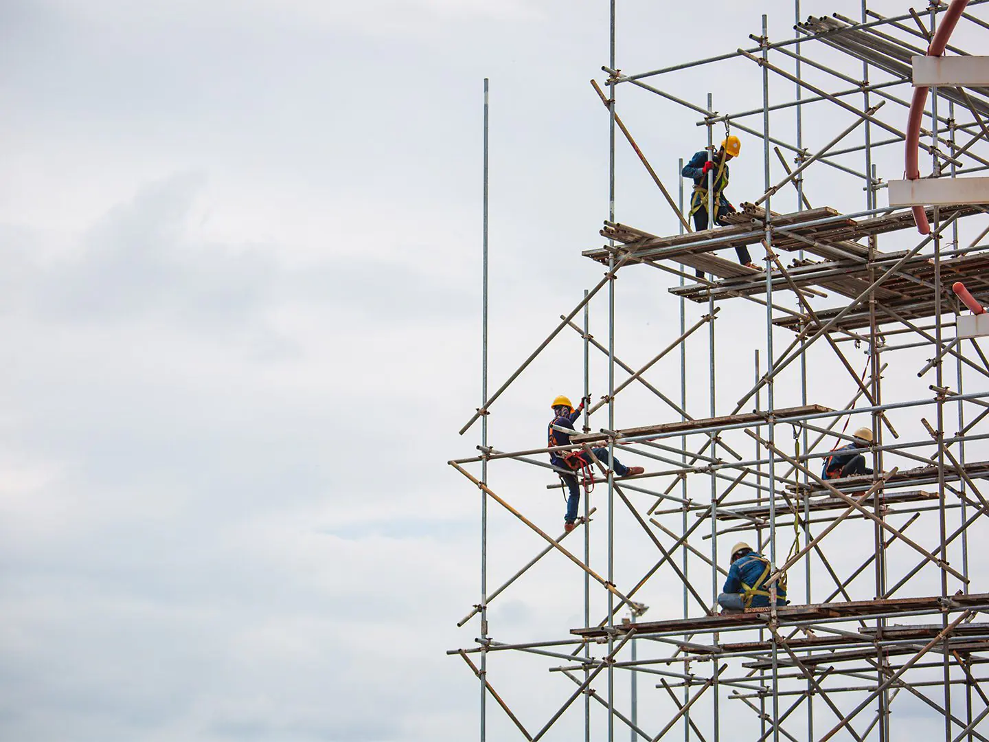 Creador Innovations scaffolding team at construction site